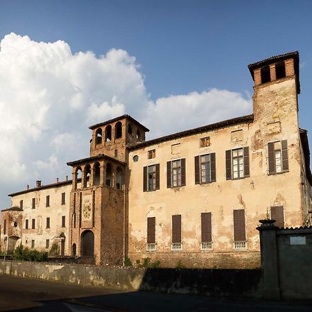 Agriturismo Castello Beccaria Pieve del Cairo Exterior photo
